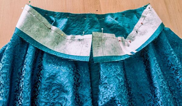 How to make a circle skirt — pinning on the waistband