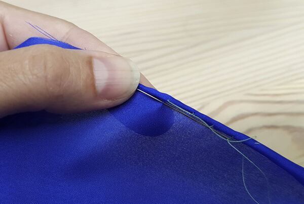How to make a silk scarf