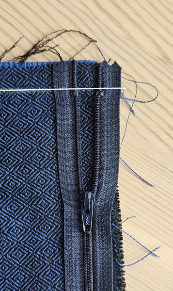 how to sew in a zipper