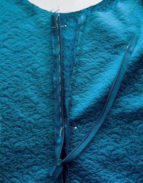 How to make a circle skirt — first half of the zipper stitched in place