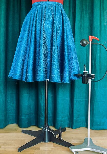 How to make a circle skirt – using a chalk hem marker