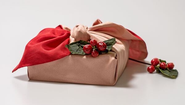 Japanese gift wrapping ideas furoshiki