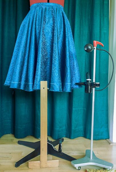 How to make a circle skirt – hemming with a tailor’s square
