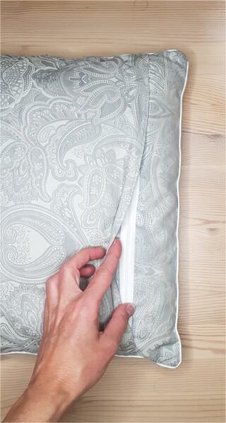 throw pillow zip closure