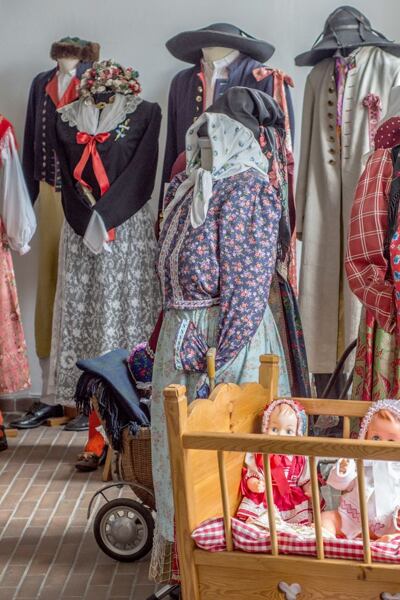 Chod’s black wedding kroj