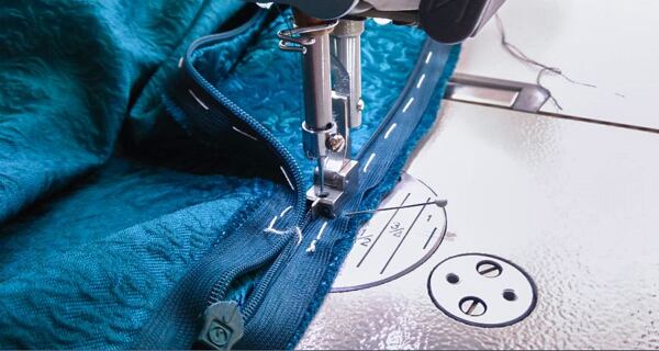 How to make a circle skirt — sewing in an invisible zipper with a zipper foot