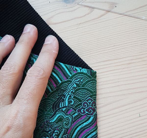 bomber jacket collar