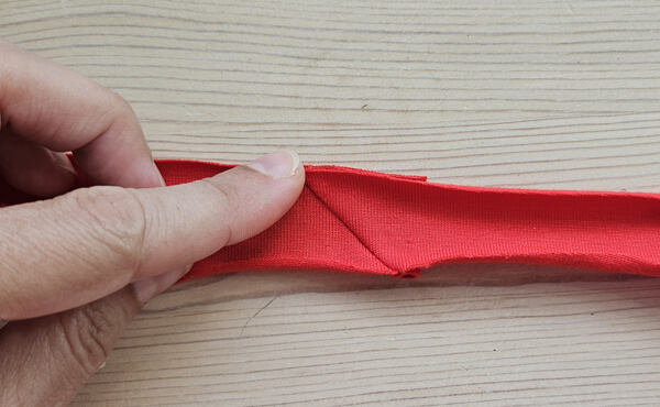 how to make a t-shirt neckline