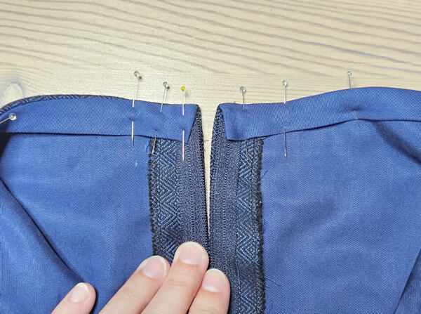 how to sew in a zipper