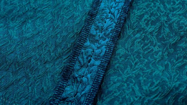 How to make a circle skirt — finishing the seam with an overlock stitch