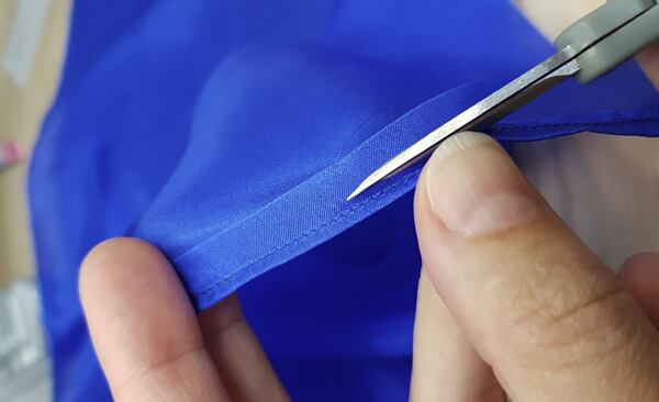 How to make a silk scarf