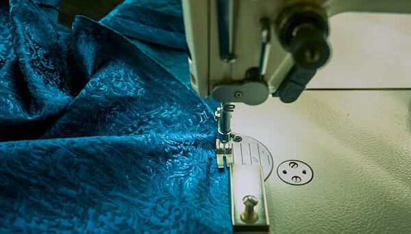 How to make a circle skirt – machine sewing the hemline