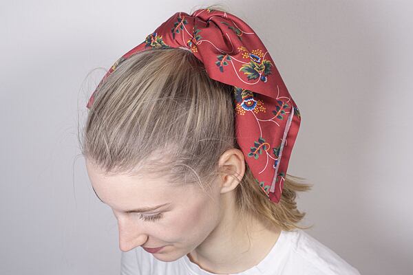 How to make a silk scarf