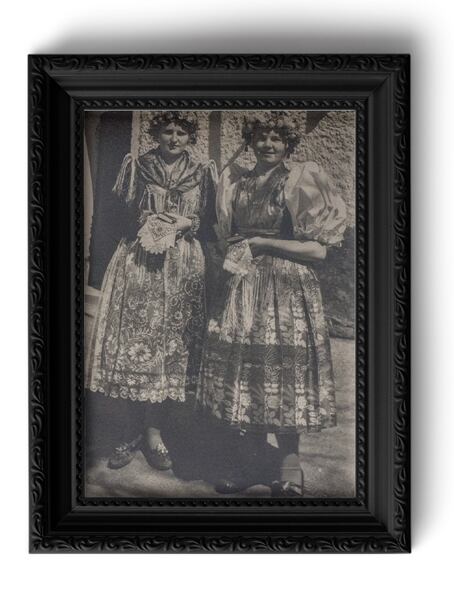 Chod kroj in historical photographs