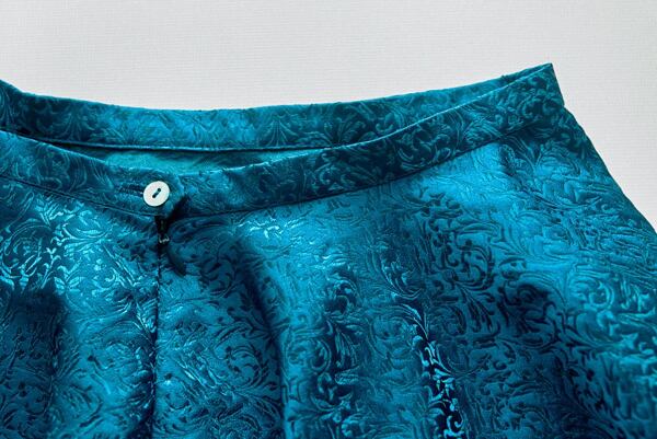 How to make a circle skirt – waistband with hand-sewn buttonhole