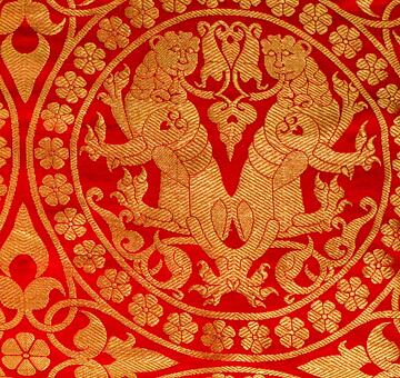 Anatolian brocade with lions in medallions, handwoven silk with gold, red and gold