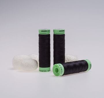 Silk thread, 50m, black 4000