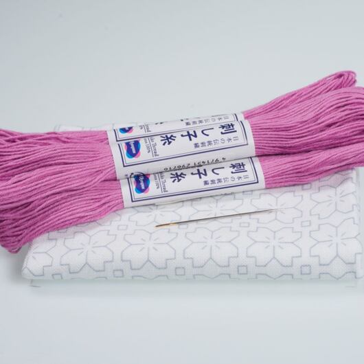 Hitomezashi sashiko kit 34 x 34 cm, sakura pattern in pink