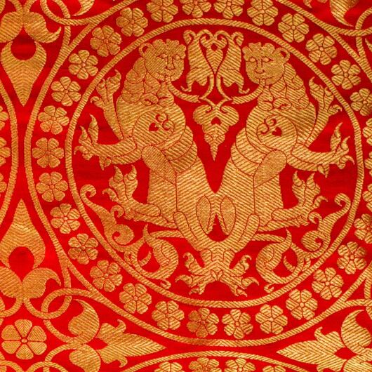 Red and gold brocade fabric for medieval clothing from 100% silk © Sartor Bohemia