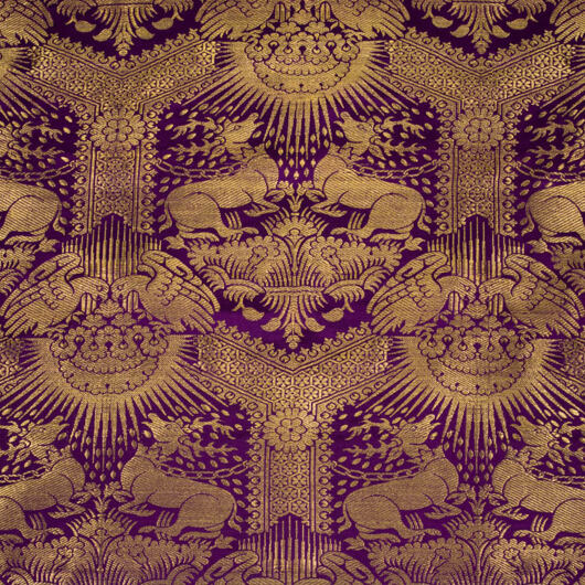 Gold brocade fabric with gothic pattern from mulberry silk © Sartor Bohemia