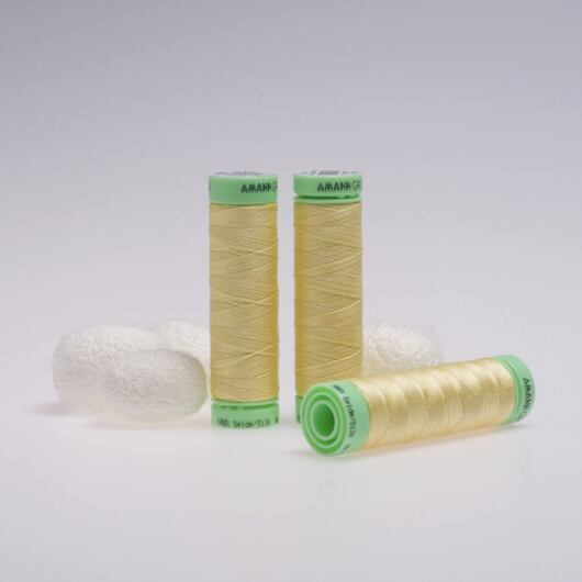 Silk thread, 50m, pale yellow