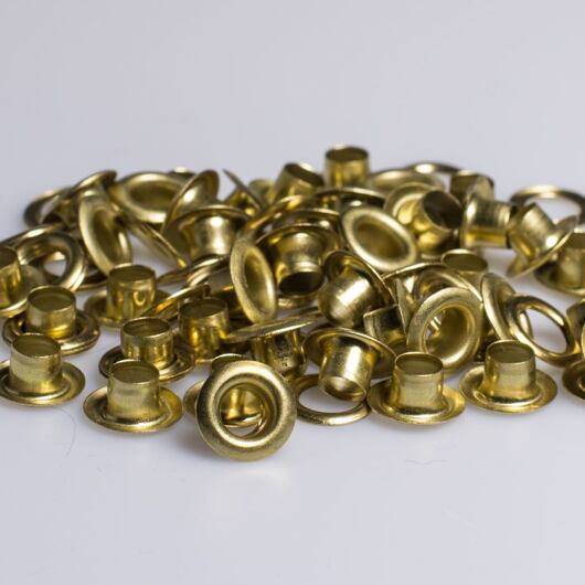 Grommets, gold